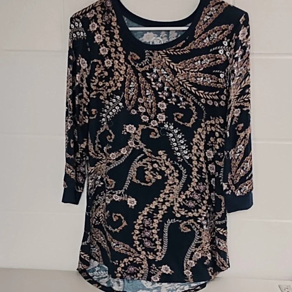 24/7 BOHO COTTAGECORE NAVY FLORAL PRINT, 3/4 SLEEVE, SOFT, TEE SHIRT TUNIC - Picture 7 of 7